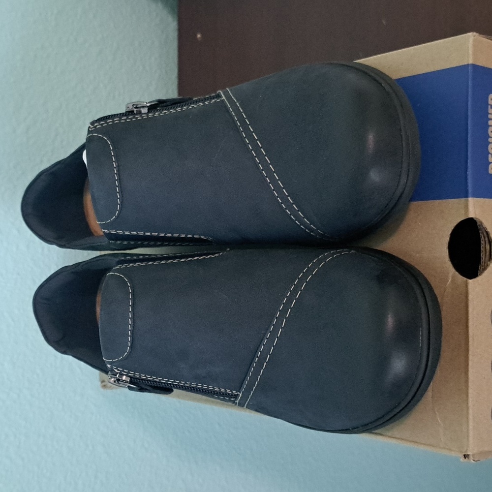 Clarks Carleigh Ray Navy Nubuck Women's Shoes